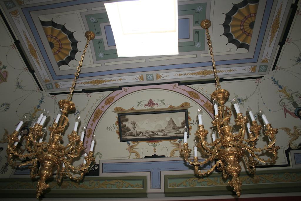Palazzo Franza Musaro อูเจนโต ภายนอก รูปภาพ