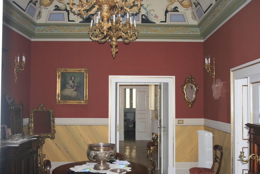Palazzo Franza Musaro อูเจนโต ภายนอก รูปภาพ