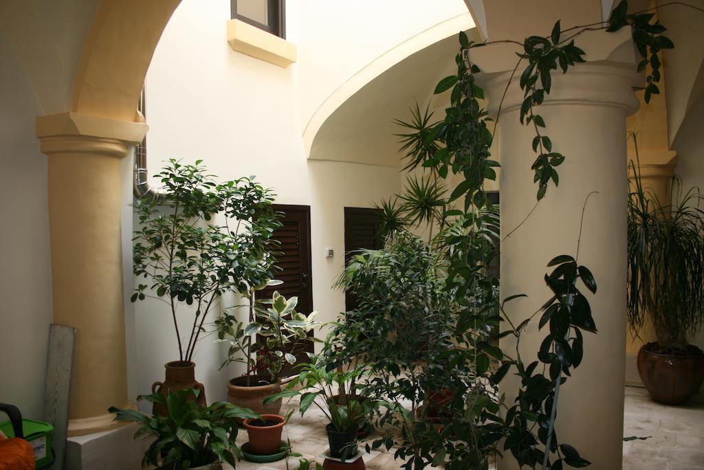 Palazzo Franza Musaro อูเจนโต ภายนอก รูปภาพ