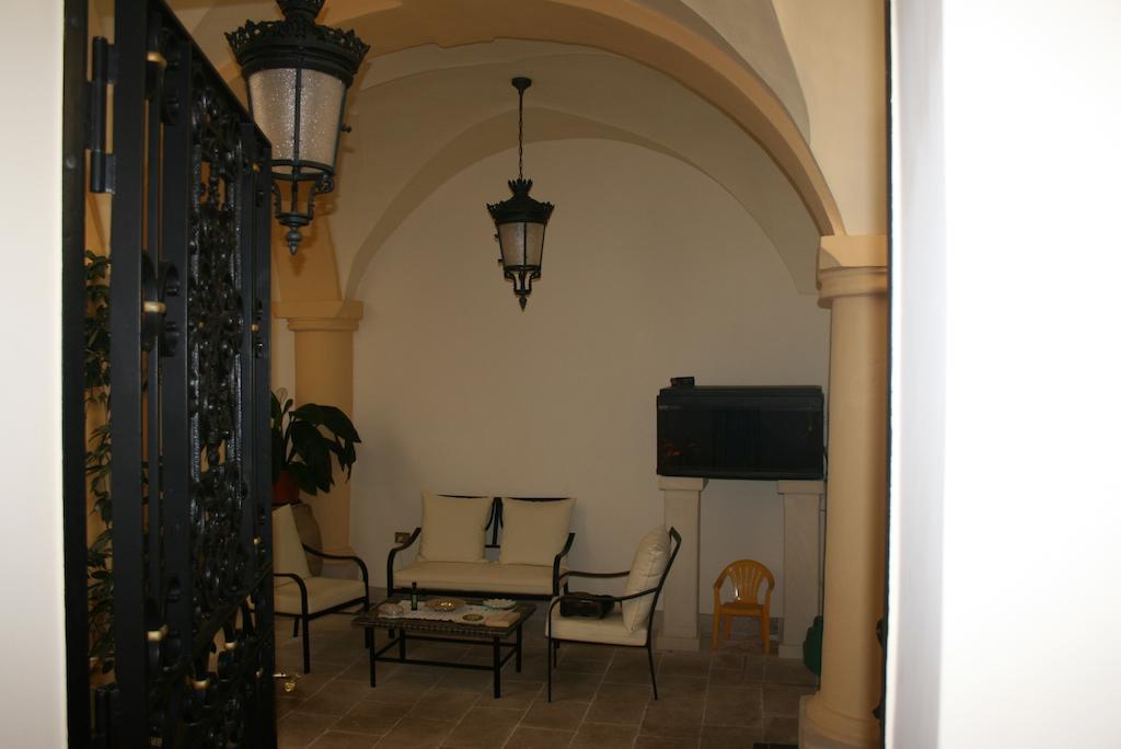 Palazzo Franza Musaro อูเจนโต ภายนอก รูปภาพ